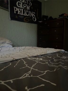 Reversible Branch-Print Duvet Cover in Gray and White